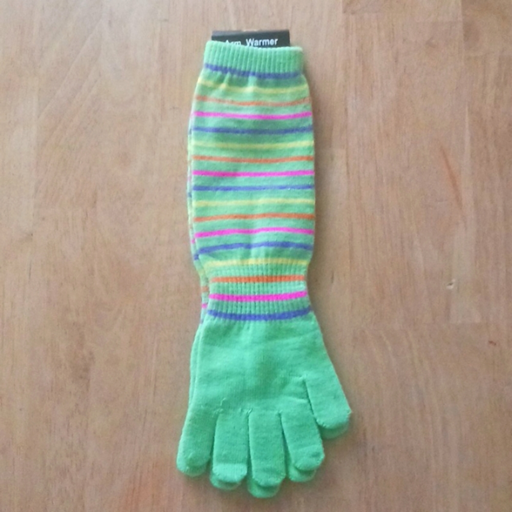Girls arm warmer gloves. Size m/l